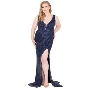 New with Tags Plus Size Prom Dress by Mac Duggal Gown